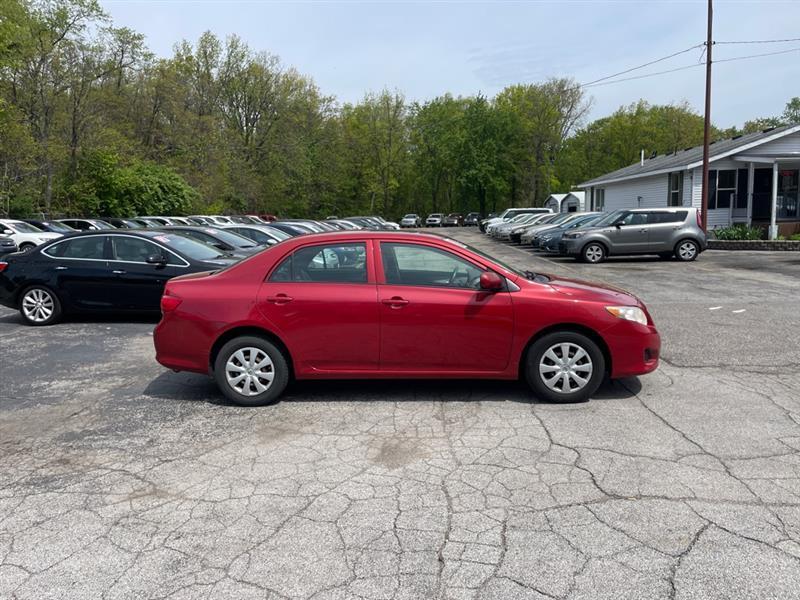 Toyota Corolla Base 5-Speed MT 2010
