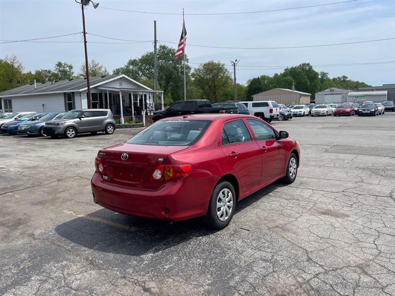 Toyota Corolla Base 5-Speed MT 2010