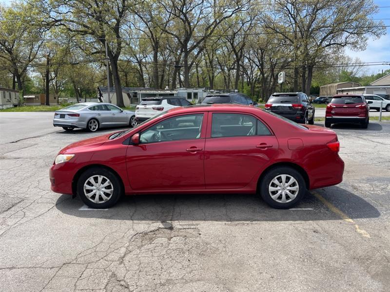 Toyota Corolla Base 5-Speed MT 2010
