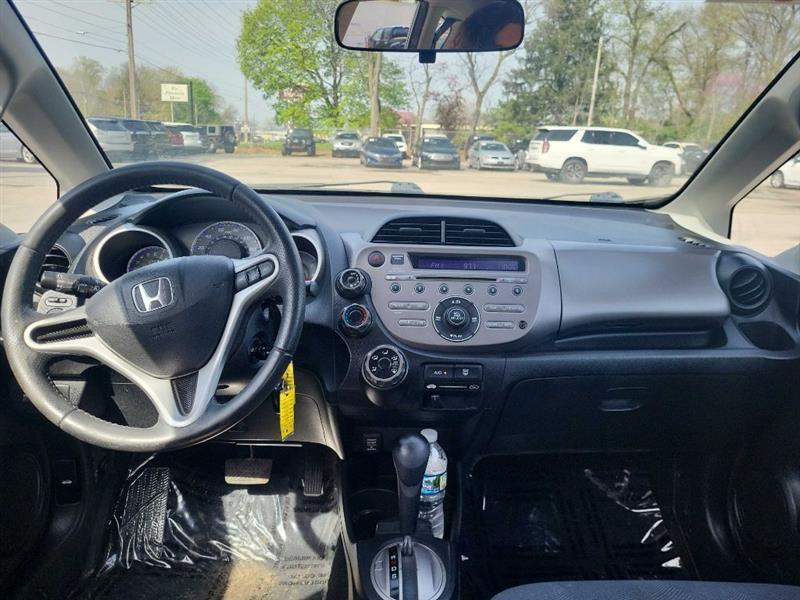 Honda Fit Sport 5-Speed AT 2011