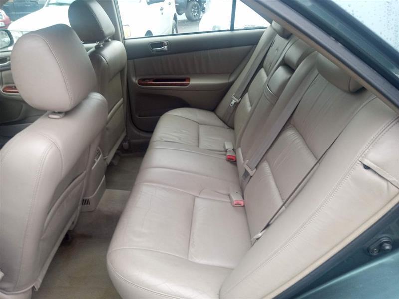 Toyota Camry LE V6 2002