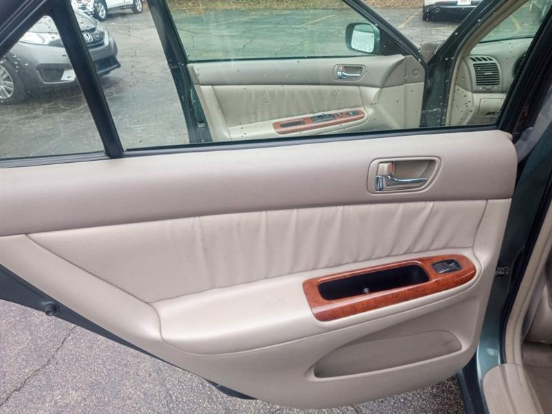 Toyota Camry LE V6 2002