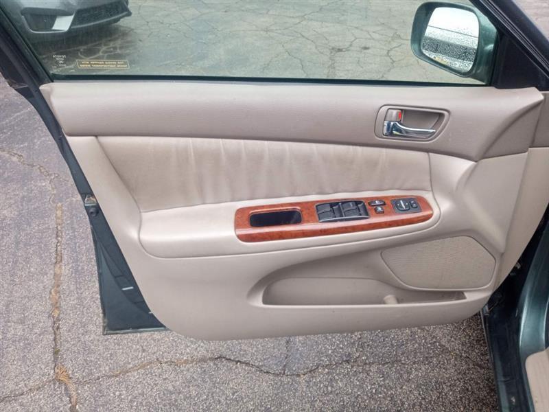Toyota Camry LE V6 2002