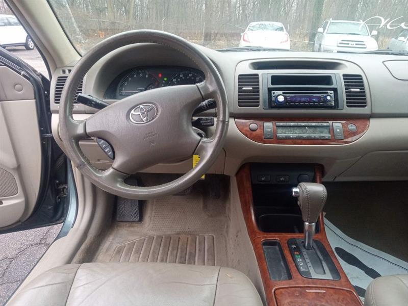 Toyota Camry LE V6 2002