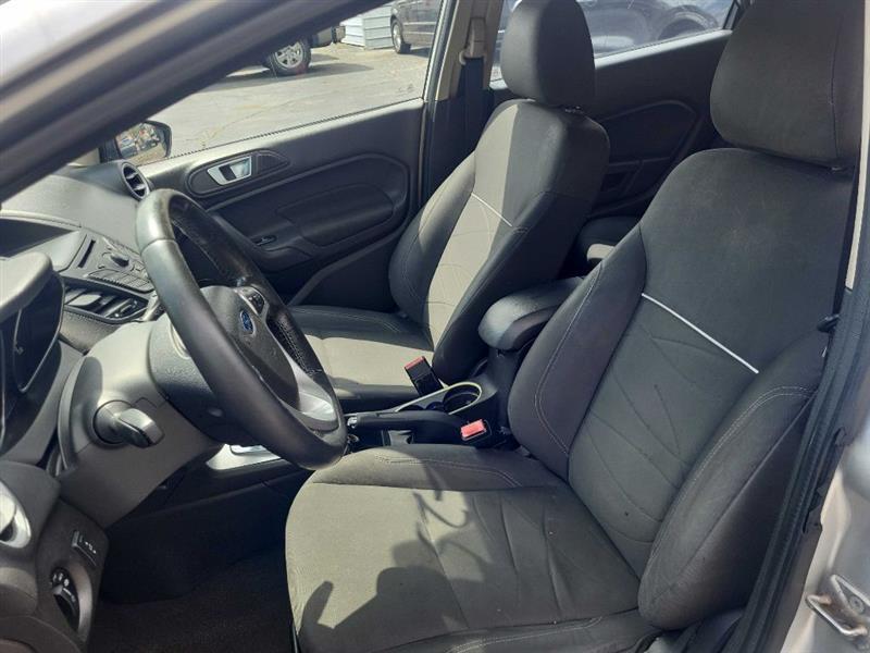 Ford Fiesta SE Sedan 2014