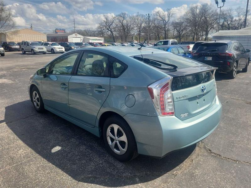 Toyota Prius Prius V 2012