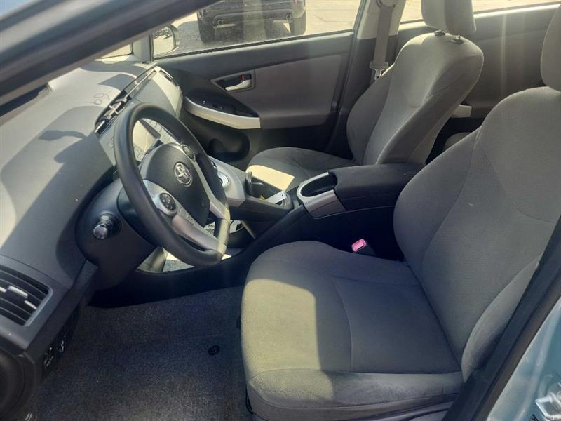 Toyota Prius Prius V 2012