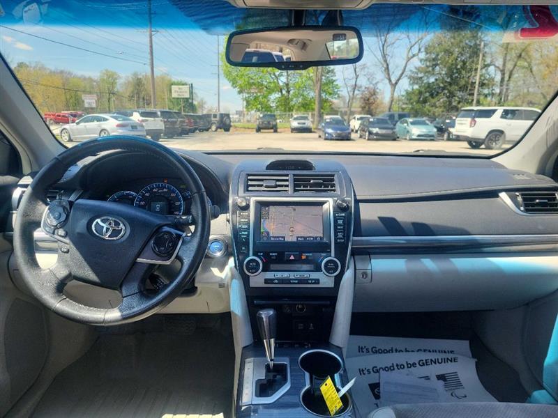 Toyota Camry Hybrid LE 2012