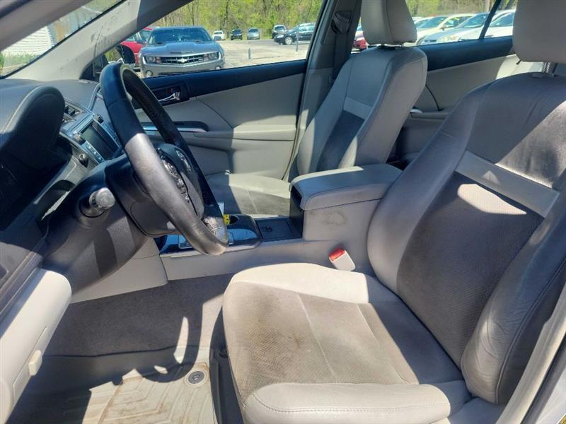 Toyota Camry Hybrid LE 2012