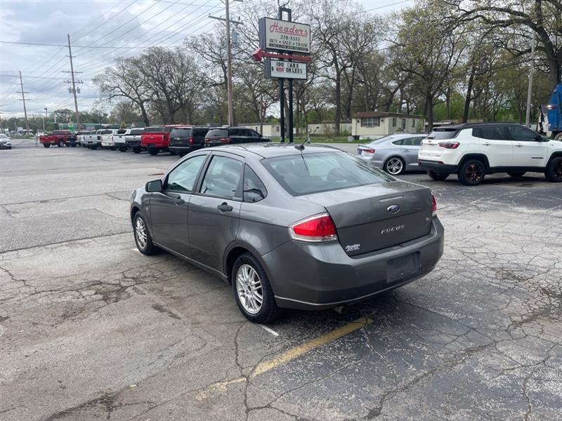Ford Focus SE Sedan 2010