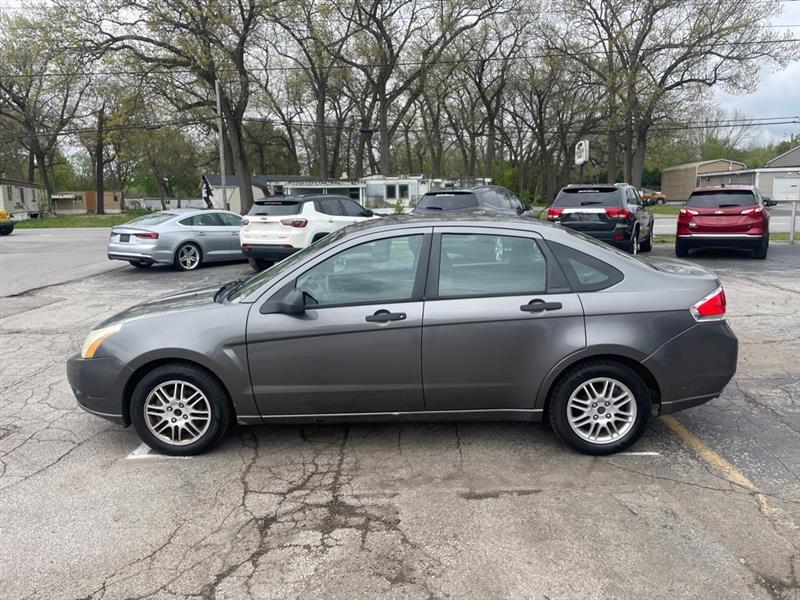 Ford Focus SE Sedan 2010