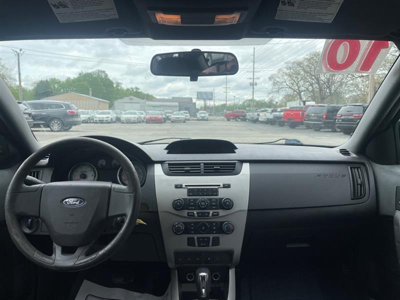 Ford Focus SE Sedan 2010