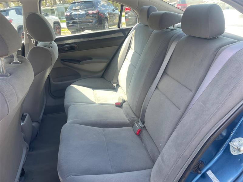Honda Civic DX-VP Sedan 5-Speed AT 2010
