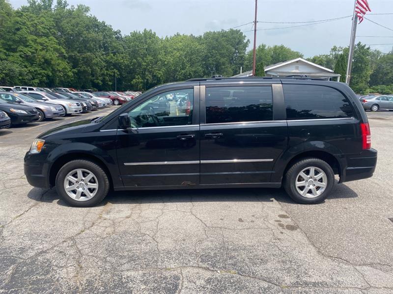 Chrysler Town & Country Touring Plus 2010
