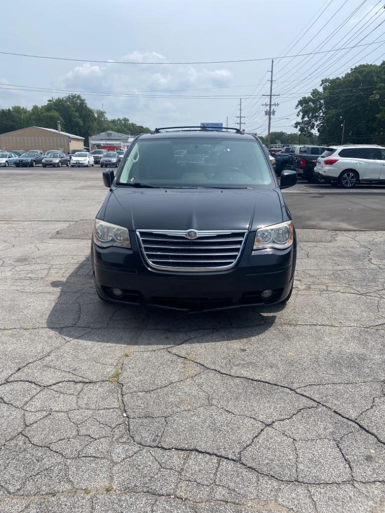 Chrysler Town & Country Touring Plus 2010