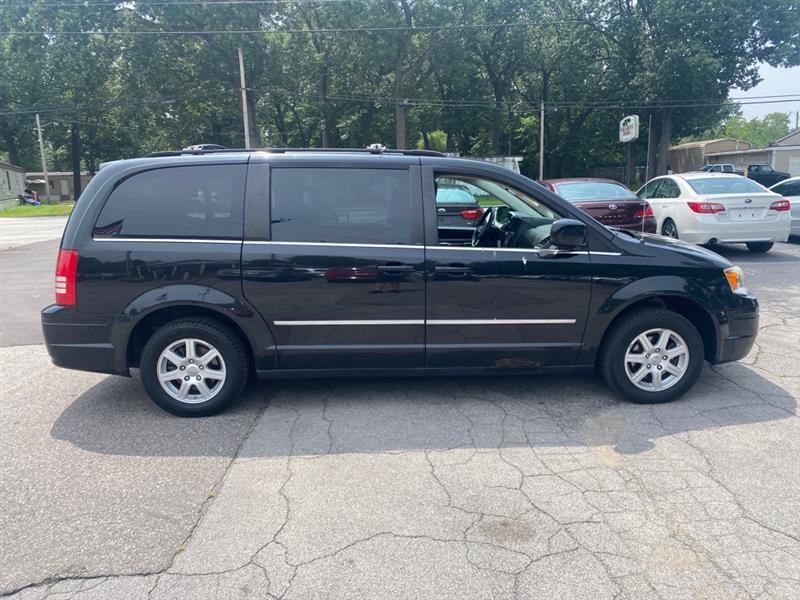 Chrysler Town & Country Touring Plus 2010