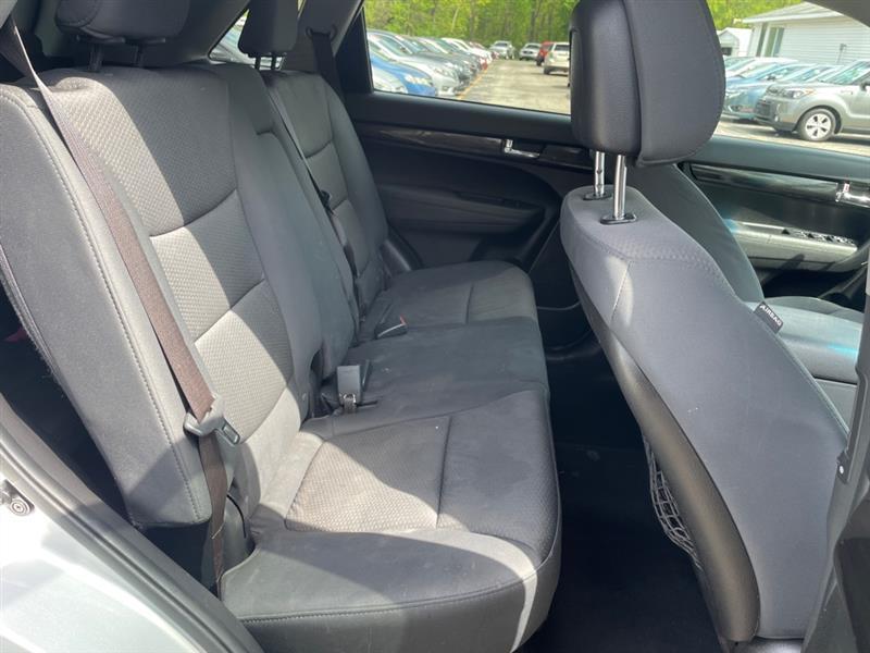 Kia Sorento LX 2WD 2012