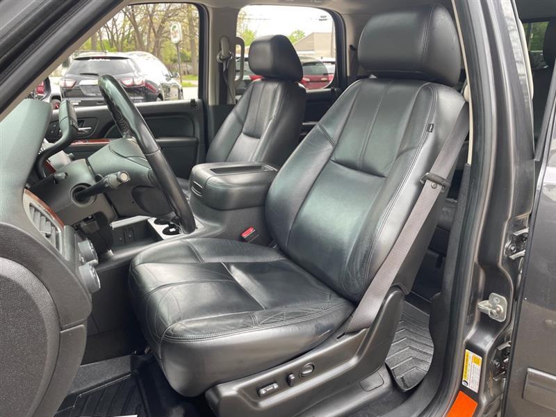 Chevrolet Tahoe LT 4WD 2011