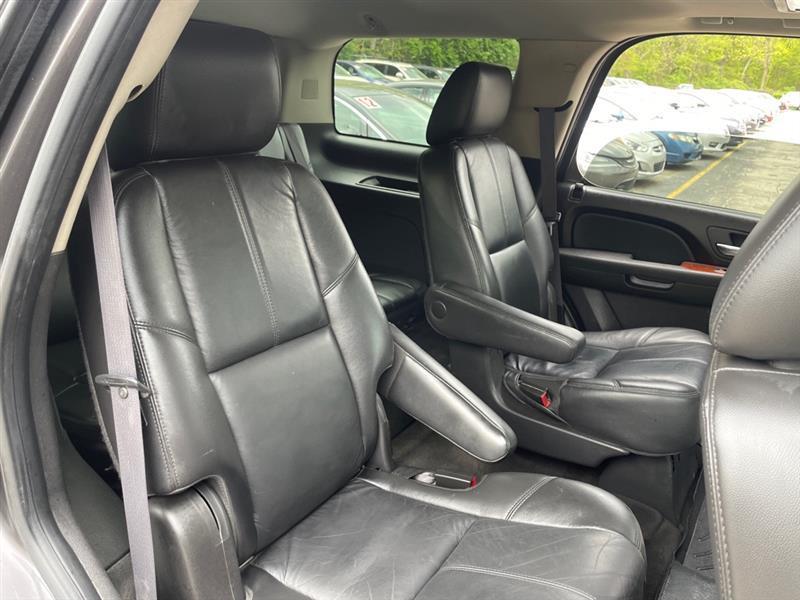 Chevrolet Tahoe LT 4WD 2011
