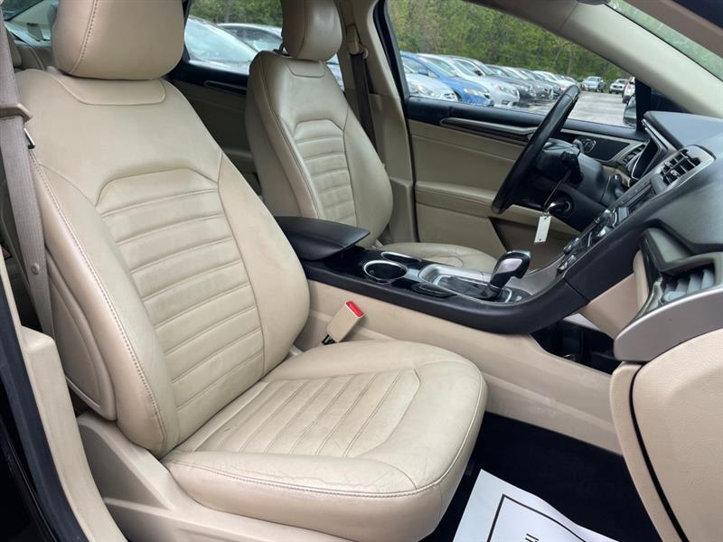 Ford Fusion Hybrid SE 2013