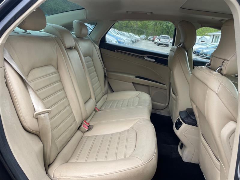 Ford Fusion Hybrid SE 2013