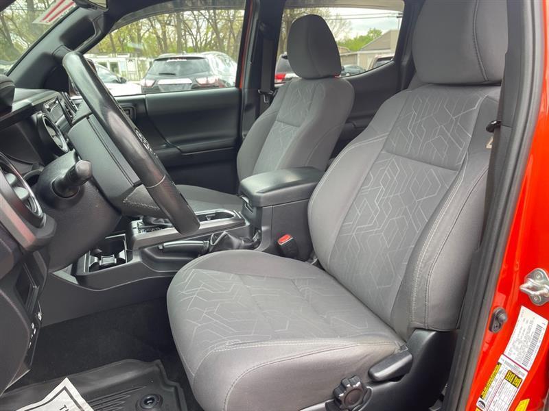 Toyota Tacoma SR5 Double Cab Long Bed V6 6AT 2WD 2017