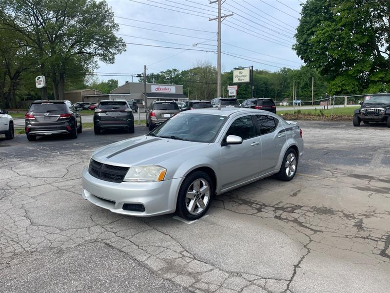 2011 Dodge Avenger Lux's photo