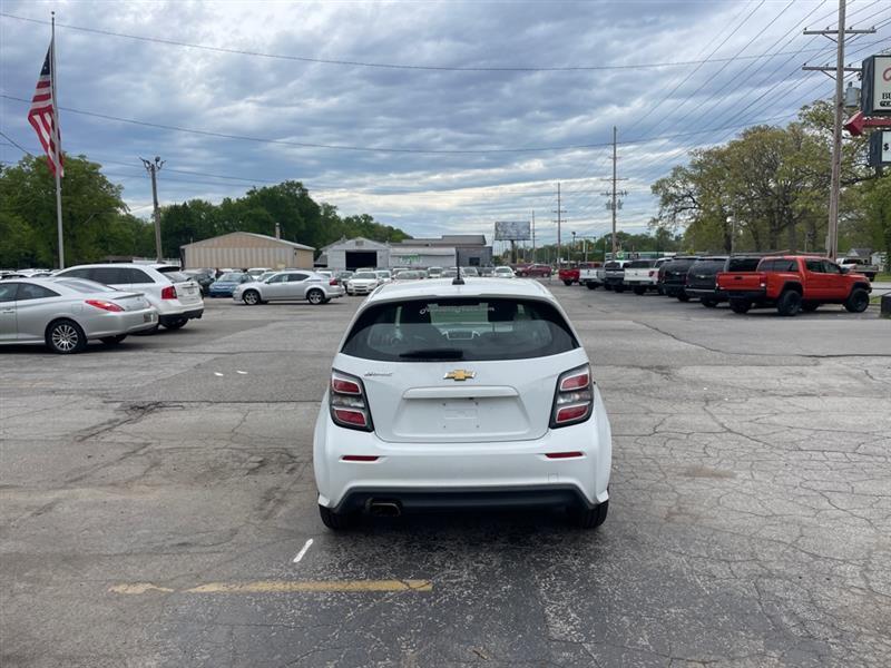 Chevrolet Sonic FL Auto Hatchback 2017