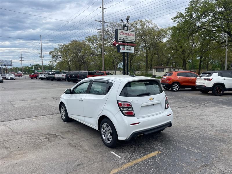 Chevrolet Sonic FL Auto Hatchback 2017