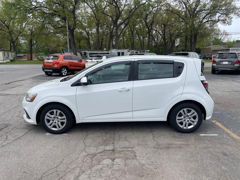 Chevrolet Sonic FL Auto Hatchback 2017