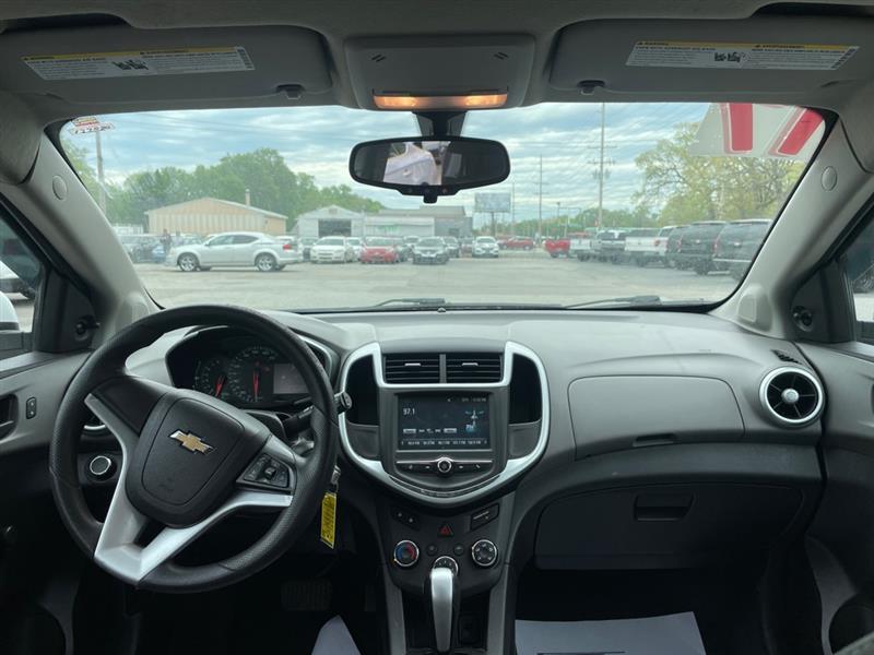 Chevrolet Sonic FL Auto Hatchback 2017