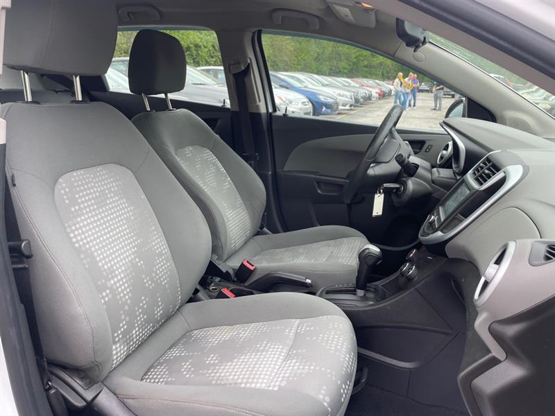 Chevrolet Sonic FL Auto Hatchback 2017