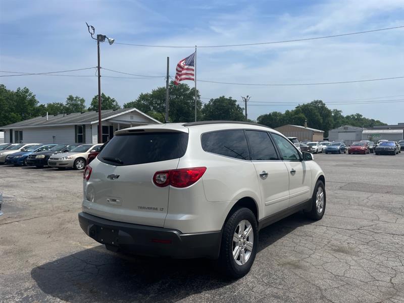 Chevrolet Traverse 2LT FWD 2012