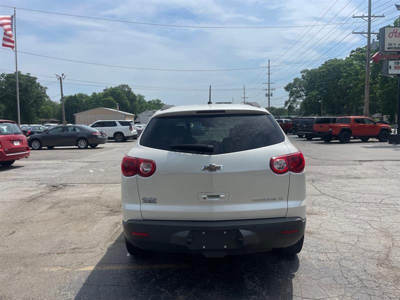 Chevrolet Traverse 2LT FWD 2012