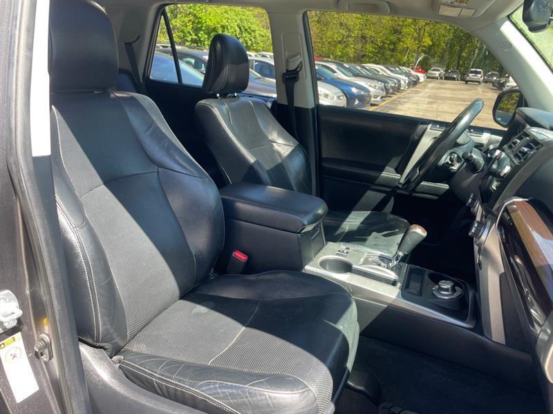 Toyota 4Runner SR5 4WD 2014