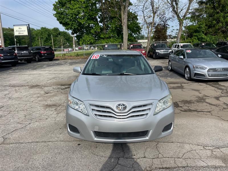 Toyota Camry SE 6-Spd MT 2010