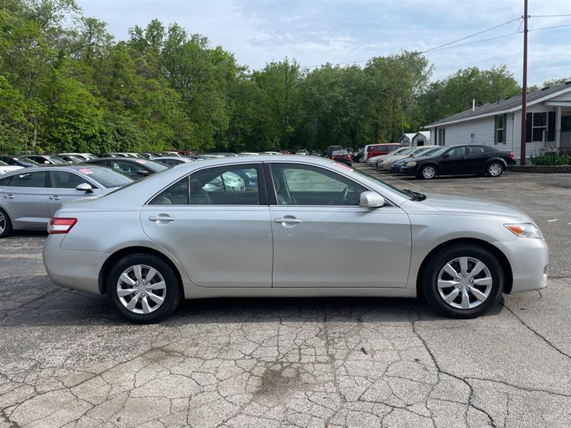 Toyota Camry SE 6-Spd MT 2010