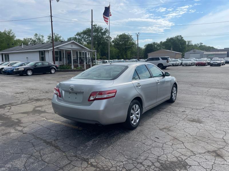 Toyota Camry SE 6-Spd MT 2010
