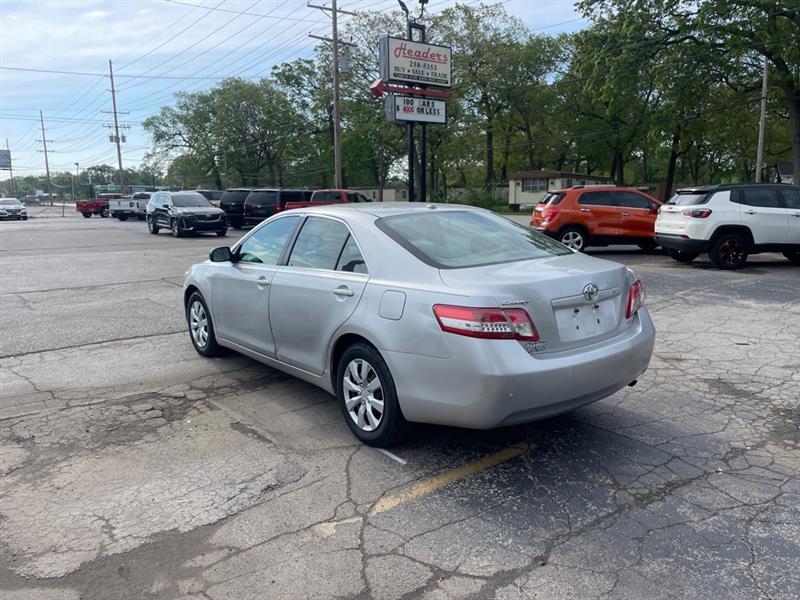 Toyota Camry SE 6-Spd MT 2010