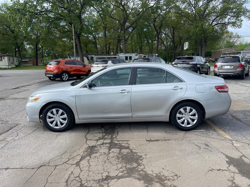 Toyota Camry SE 6-Spd MT 2010