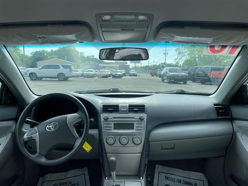 Toyota Camry SE 6-Spd MT 2010