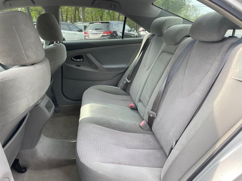 Toyota Camry SE 6-Spd MT 2010