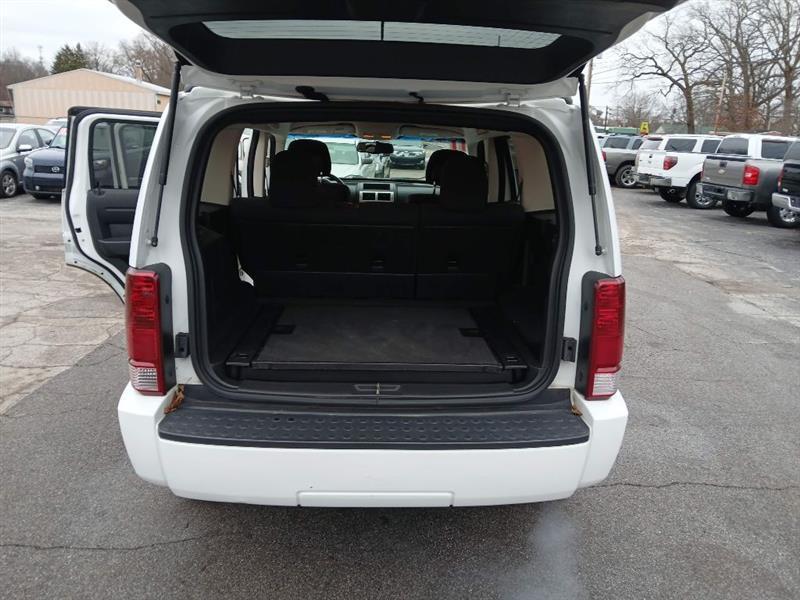 Dodge Nitro SXT 4WD 2011