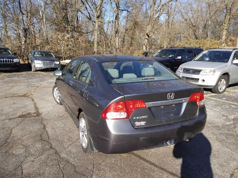 Honda Civic LX Sedan 5-Speed AT 2010