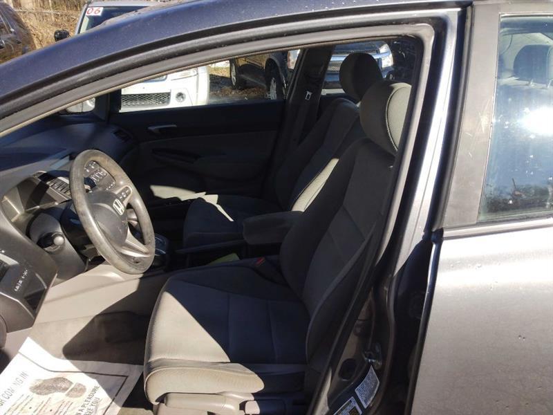 Honda Civic LX Sedan 5-Speed AT 2010