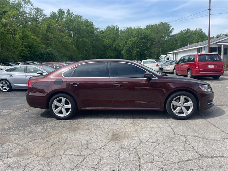 Volkswagen Passat 2.5L SE MT 2013