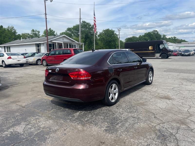 Volkswagen Passat 2.5L SE MT 2013