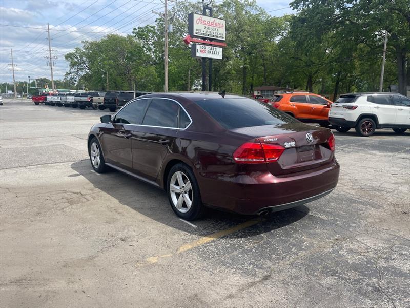 Volkswagen Passat 2.5L SE MT 2013