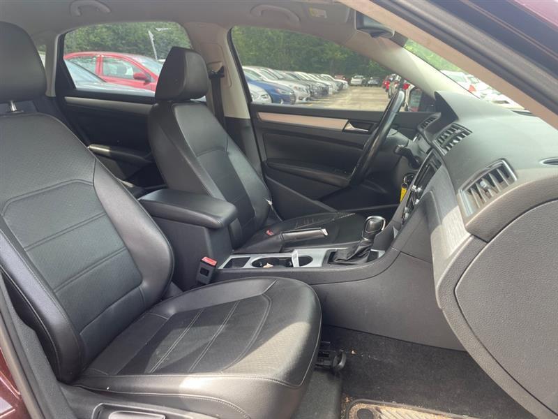 Volkswagen Passat 2.5L SE MT 2013