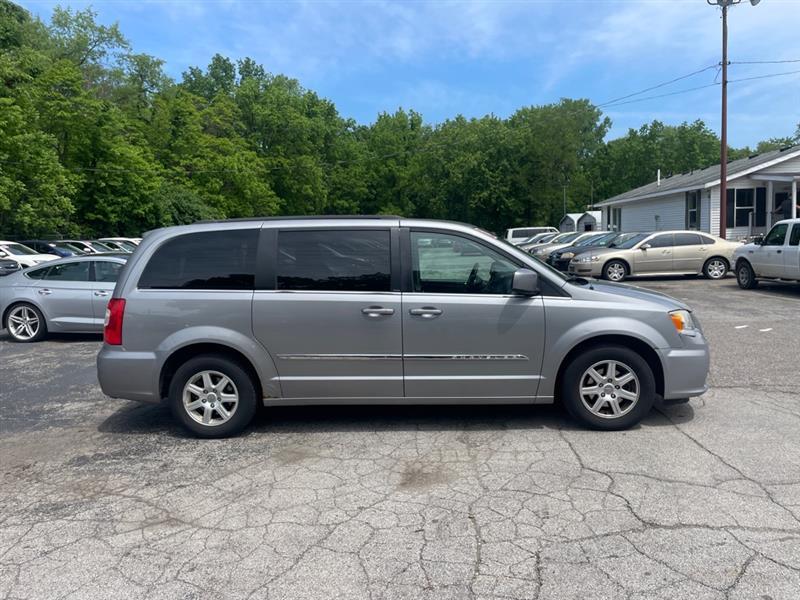 Chrysler Town & Country Touring 2013